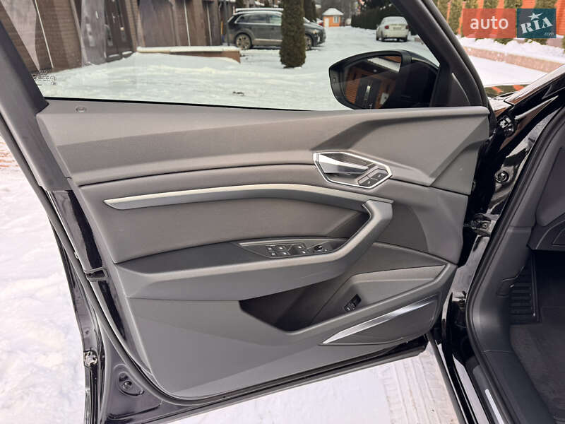 Внедорожник / Кроссовер Audi e-tron 2022 в Хмельницком