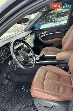 Внедорожник / Кроссовер Audi e-tron 2022 в Сарнах