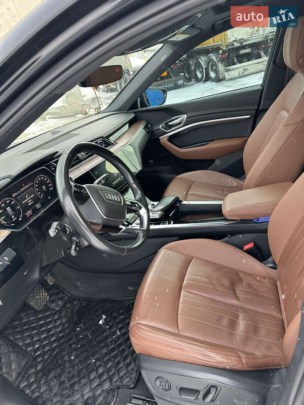 Внедорожник / Кроссовер Audi e-tron 2022 в Сарнах фото 8 Внедорожник / Кроссовер Audi e-tron 2022 в Сарнах