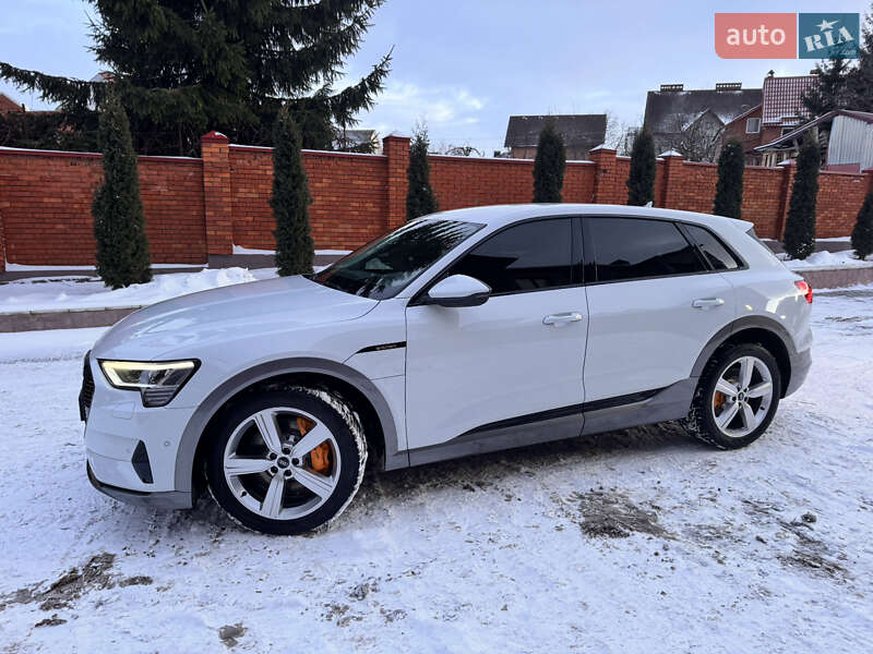 Позашляховик / Кросовер Audi e-tron 2022 в Хмельницькому фото 15 Позашляховик / Кросовер Audi e-tron 2022 в Хмельницькому