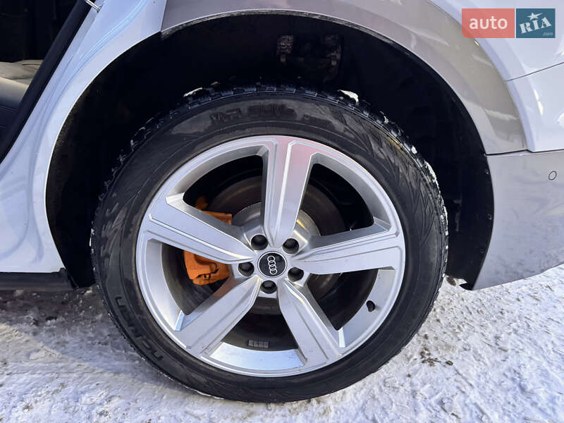 Позашляховик / Кросовер Audi e-tron 2022 в Хмельницькому фото 30 Позашляховик / Кросовер Audi e-tron 2022 в Хмельницькому