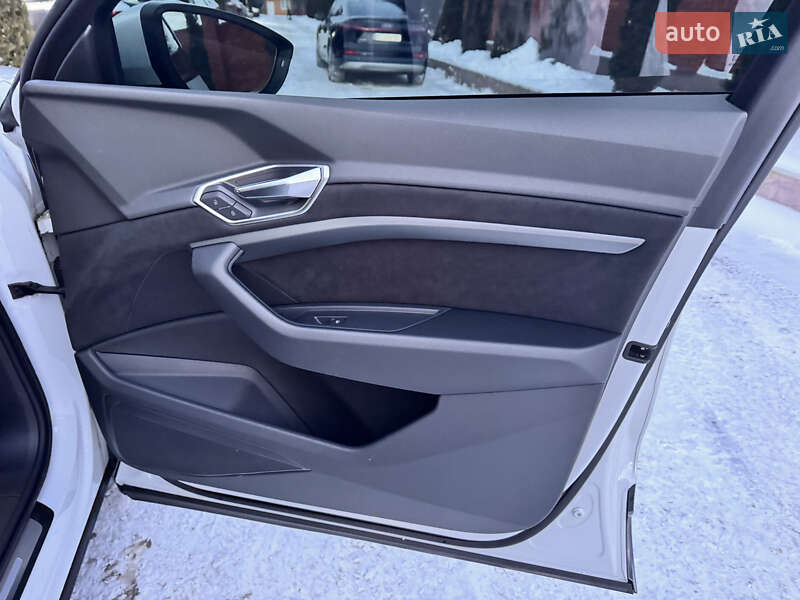 Позашляховик / Кросовер Audi e-tron 2022 в Хмельницькому фото 33 Позашляховик / Кросовер Audi e-tron 2022 в Хмельницькому