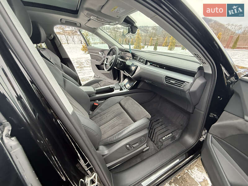 Внедорожник / Кроссовер Audi e-tron 2020 в Сваляве фото 32 Внедорожник / Кроссовер Audi e-tron 2020 в Сваляве