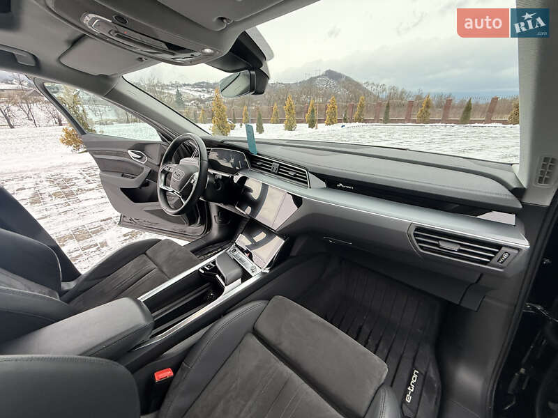 Внедорожник / Кроссовер Audi e-tron 2020 в Сваляве фото 36 Внедорожник / Кроссовер Audi e-tron 2020 в Сваляве