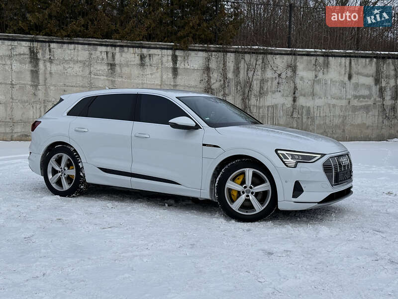 Внедорожник / Кроссовер Audi e-tron 2021 в Ровно
