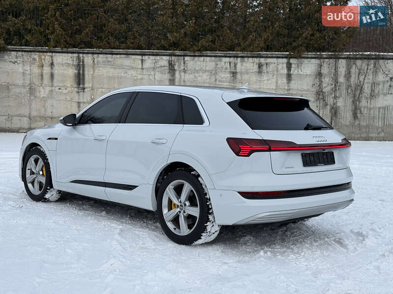 Внедорожник / Кроссовер Audi e-tron 2021 в Ровно