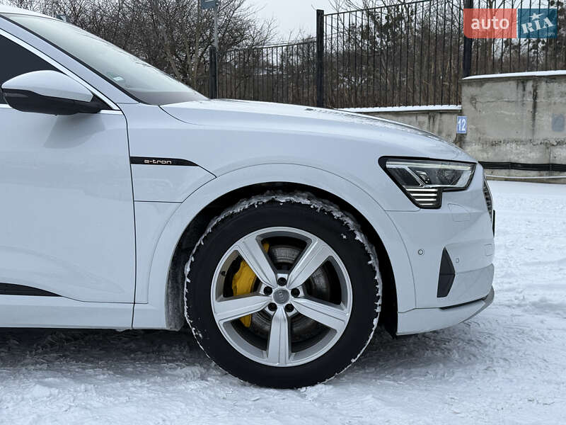 Внедорожник / Кроссовер Audi e-tron 2021 в Ровно