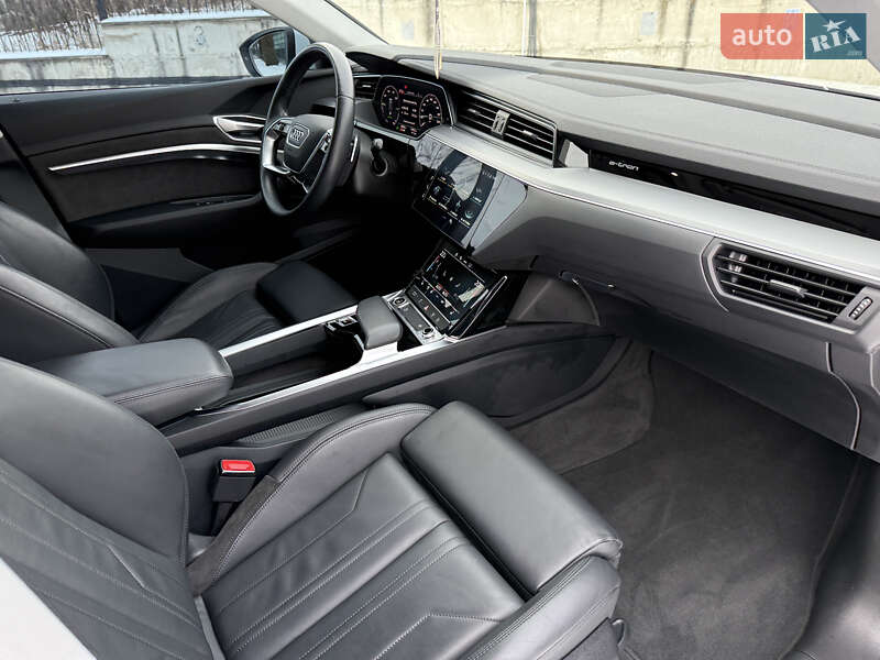 Внедорожник / Кроссовер Audi e-tron 2021 в Ровно