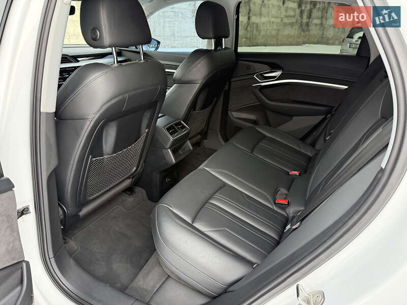 Внедорожник / Кроссовер Audi e-tron 2021 в Ровно