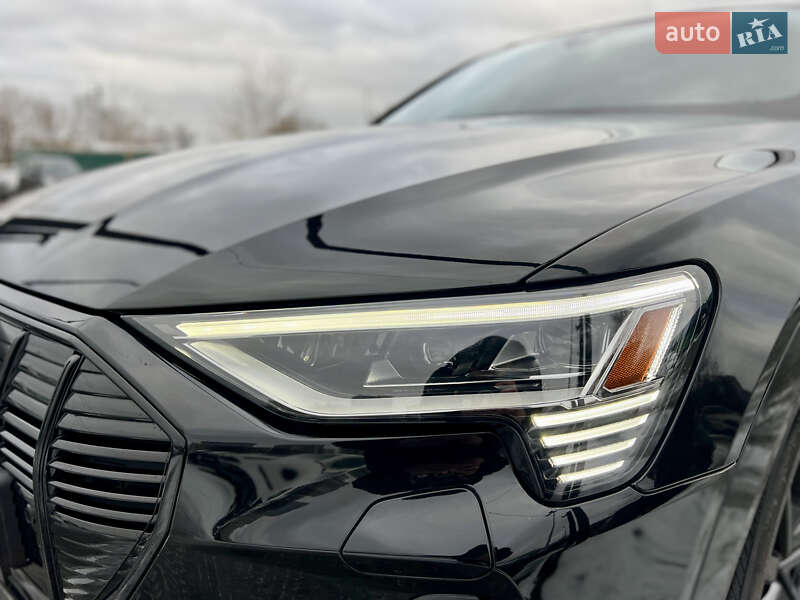 Внедорожник / Кроссовер Audi e-tron 2022 в Киеве