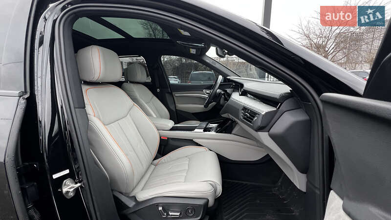 Внедорожник / Кроссовер Audi e-tron 2022 в Киеве