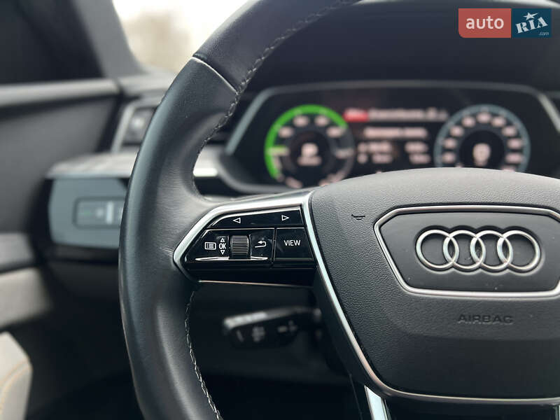 Внедорожник / Кроссовер Audi e-tron 2022 в Киеве