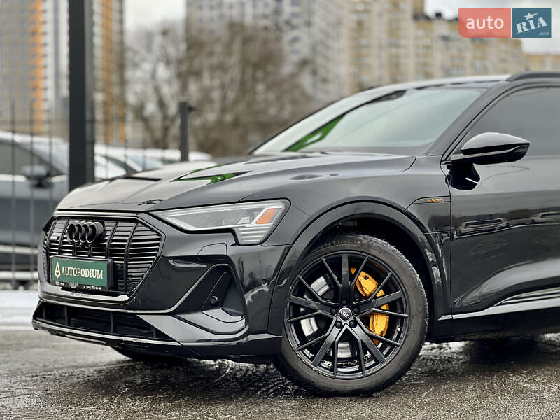 Внедорожник / Кроссовер Audi e-tron 2022 в Киеве