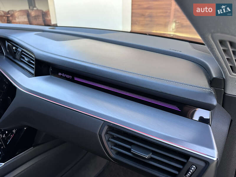 Внедорожник / Кроссовер Audi e-tron 2020 в Ужгороде