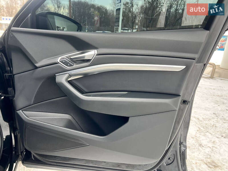 Внедорожник / Кроссовер Audi e-tron 2022 в Днепре