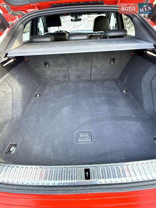 Позашляховик / Кросовер Audi e-tron 2020 в Турці