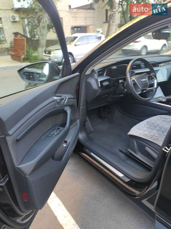 Позашляховик / Кросовер Audi e-tron 2021 в Вінниці фото 11 Позашляховик / Кросовер Audi e-tron 2021 в Вінниці