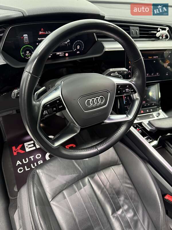 Позашляховик / Кросовер Audi e-tron 2020 в Одесі фото 26 Позашляховик / Кросовер Audi e-tron 2020 в Одесі