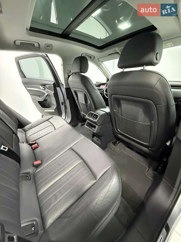 Позашляховик / Кросовер Audi e-tron 2020 в Одесі фото 47 Позашляховик / Кросовер Audi e-tron 2020 в Одесі