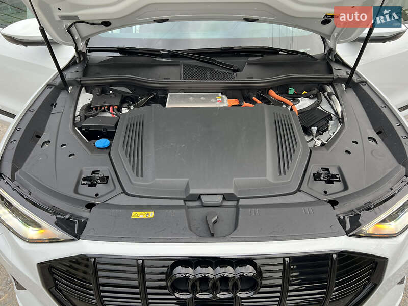 Внедорожник / Кроссовер Audi e-tron 2021 в Тернополе