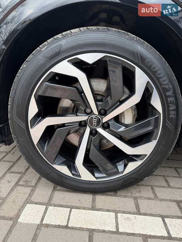 Внедорожник / Кроссовер Audi e-tron 2021 в Ровно