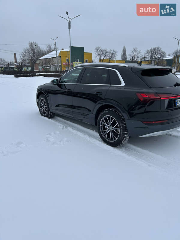 Внедорожник / Кроссовер Audi e-tron 2023 в Житомире