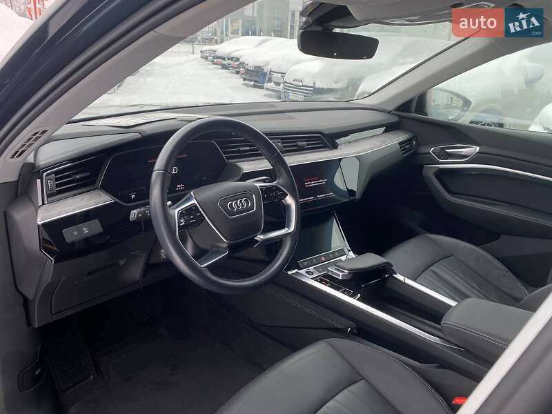 Позашляховик / Кросовер Audi e-tron 2020 в Львові фото 11 Позашляховик / Кросовер Audi e-tron 2020 в Львові