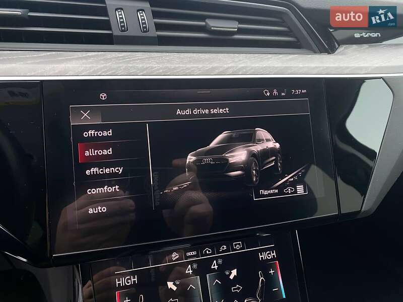 Позашляховик / Кросовер Audi e-tron 2020 в Львові фото 16 Позашляховик / Кросовер Audi e-tron 2020 в Львові