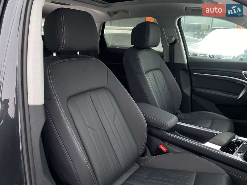 Позашляховик / Кросовер Audi e-tron 2020 в Львові фото 28 Позашляховик / Кросовер Audi e-tron 2020 в Львові