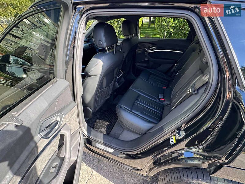 Внедорожник / Кроссовер Audi e-tron 2019 в Одессе фото 16 Внедорожник / Кроссовер Audi e-tron 2019 в Одессе