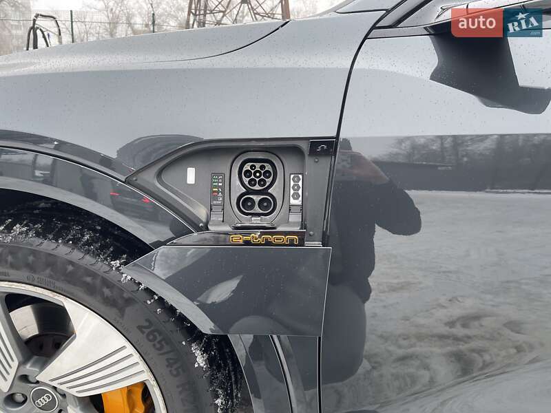 Внедорожник / Кроссовер Audi e-tron 2022 в Киеве