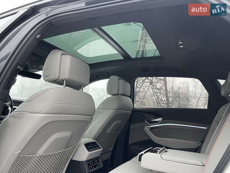Внедорожник / Кроссовер Audi e-tron 2022 в Киеве