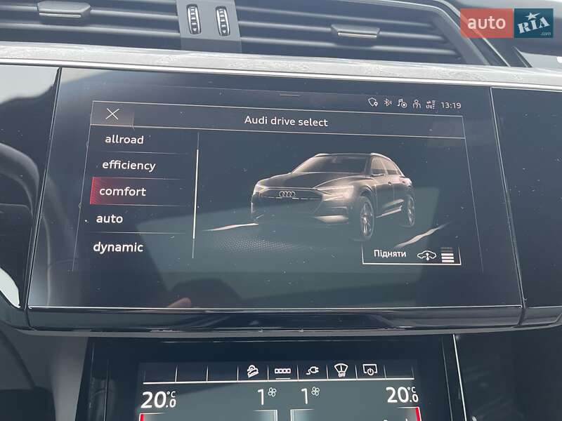 Внедорожник / Кроссовер Audi e-tron 2022 в Киеве