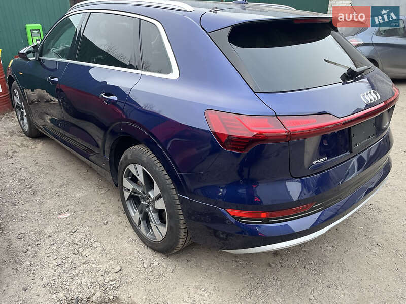 Позашляховик / Кросовер Audi e-tron 2022 в Києві