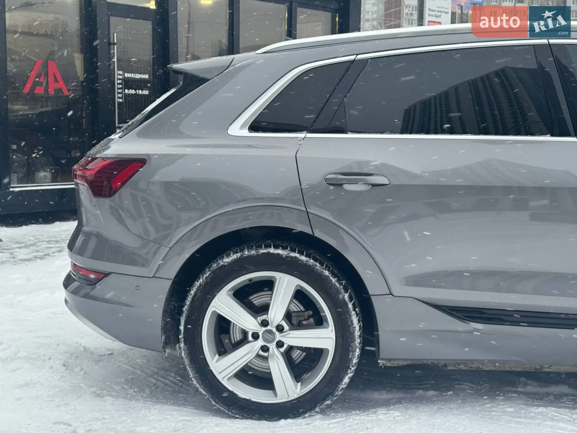 2019 Audi e-tron - мініатюра 7