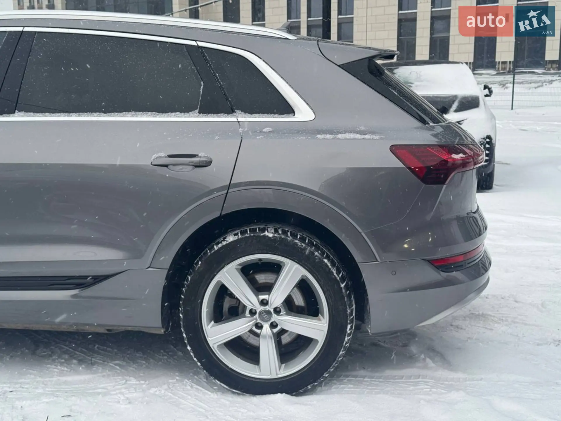 2019 Audi e-tron - мініатюра 13