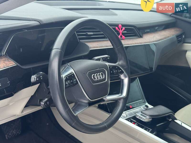 Внедорожник / Кроссовер Audi e-tron 2019 в Киеве