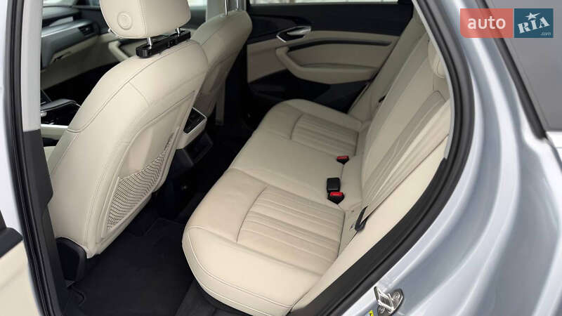 Внедорожник / Кроссовер Audi e-tron 2021 в Виннице фото 23 Внедорожник / Кроссовер Audi e-tron 2021 в Виннице