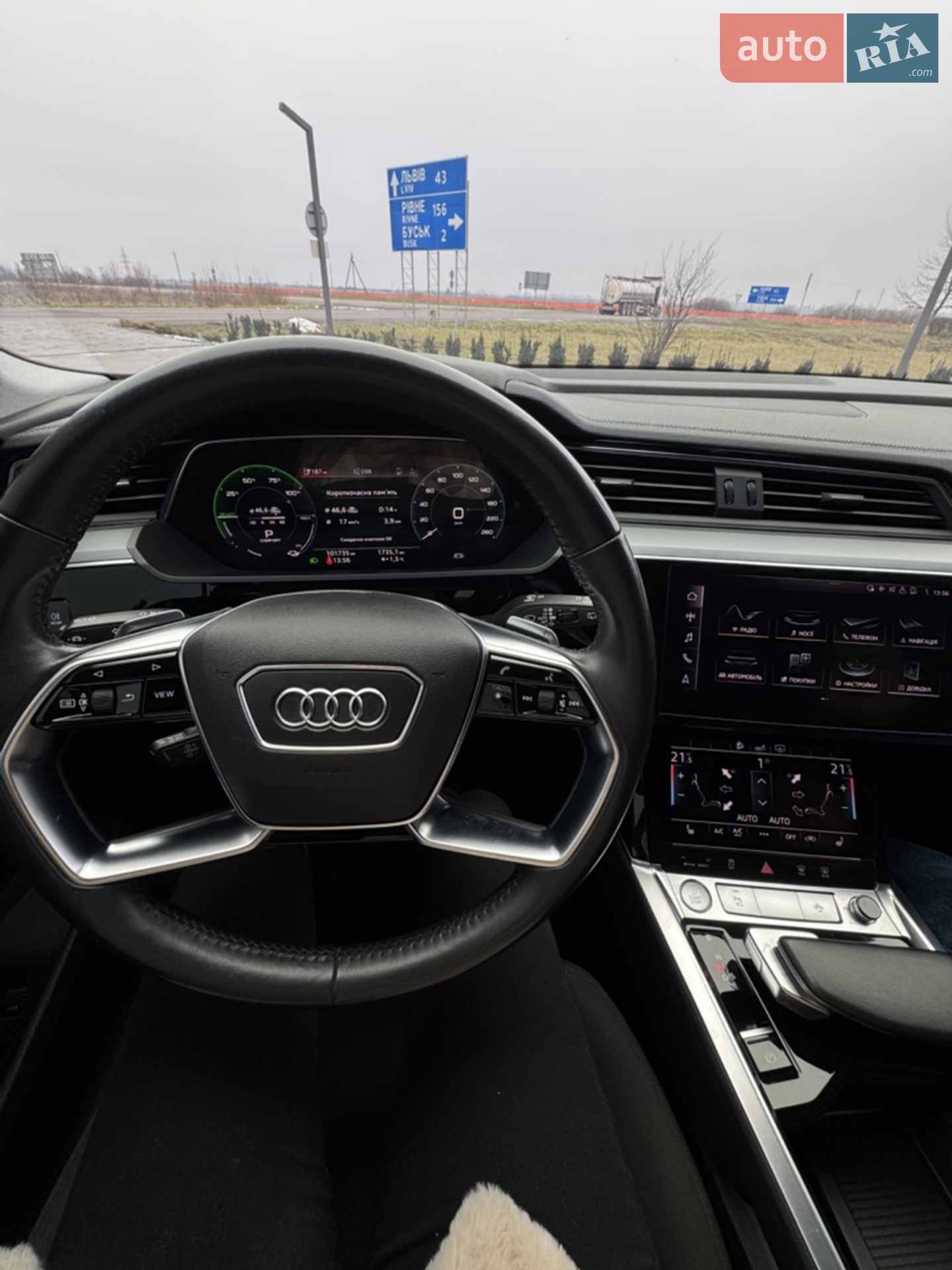 2019 Audi e-tron - мініатюра 11