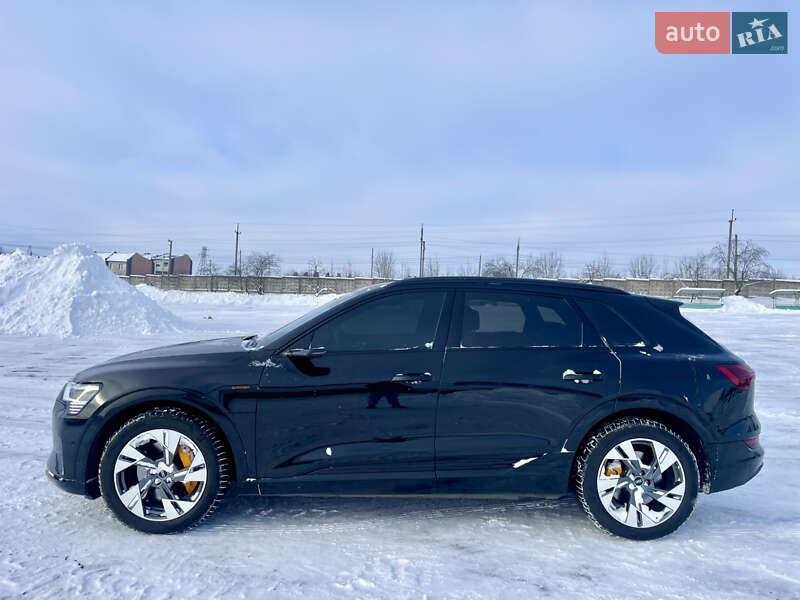 Внедорожник / Кроссовер Audi e-tron 2022 в Ровно
