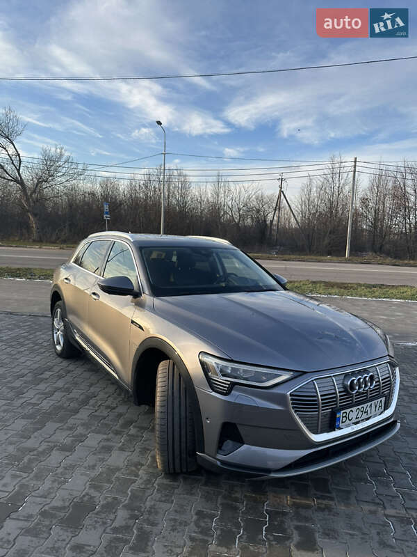 Внедорожник / Кроссовер Audi e-tron 2019 в Полтаве