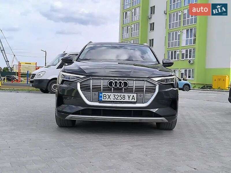Внедорожник / Кроссовер Audi e-tron 2019 в Хмельницком фото 4 Внедорожник / Кроссовер Audi e-tron 2019 в Хмельницком