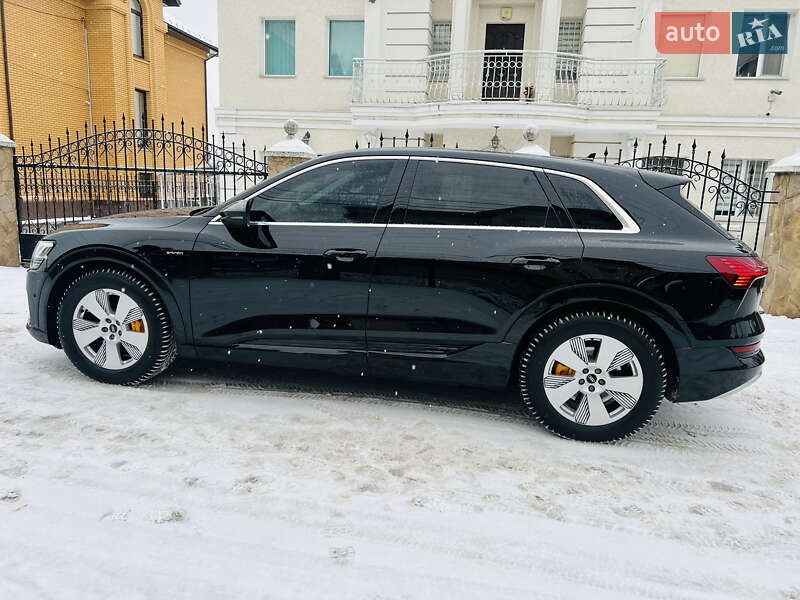 Внедорожник / Кроссовер Audi e-tron 2022 в Хмельницком