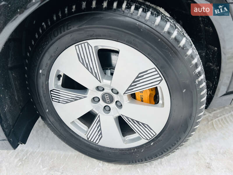 Внедорожник / Кроссовер Audi e-tron 2022 в Хмельницком