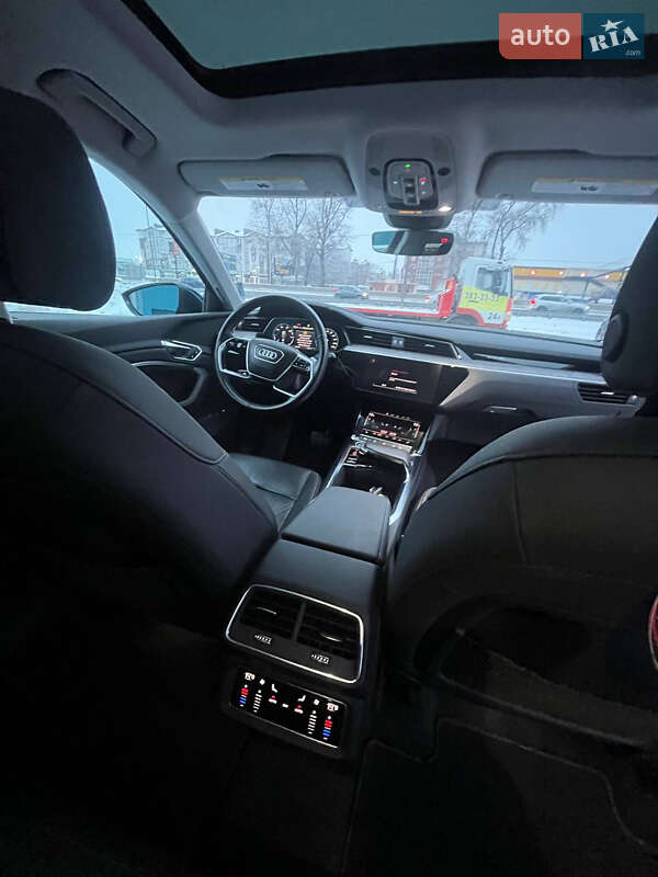 Внедорожник / Кроссовер Audi e-tron 2022 в Киеве фото 19 Внедорожник / Кроссовер Audi e-tron 2022 в Киеве