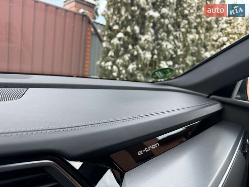 Внедорожник / Кроссовер Audi e-tron 2020 в Киеве