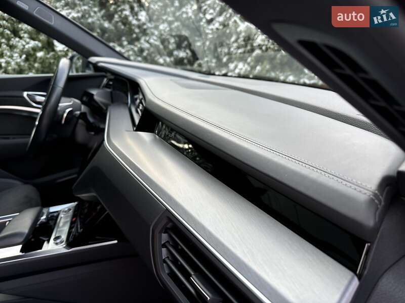 Внедорожник / Кроссовер Audi e-tron 2020 в Киеве