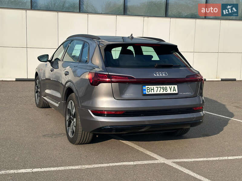 Позашляховик / Кросовер Audi e-tron 2020 в Ірпені