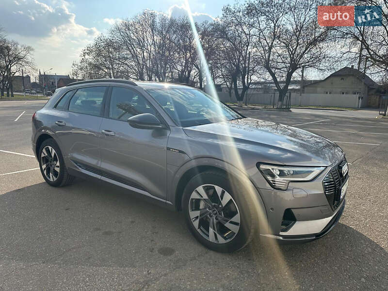 Позашляховик / Кросовер Audi e-tron 2020 в Ірпені