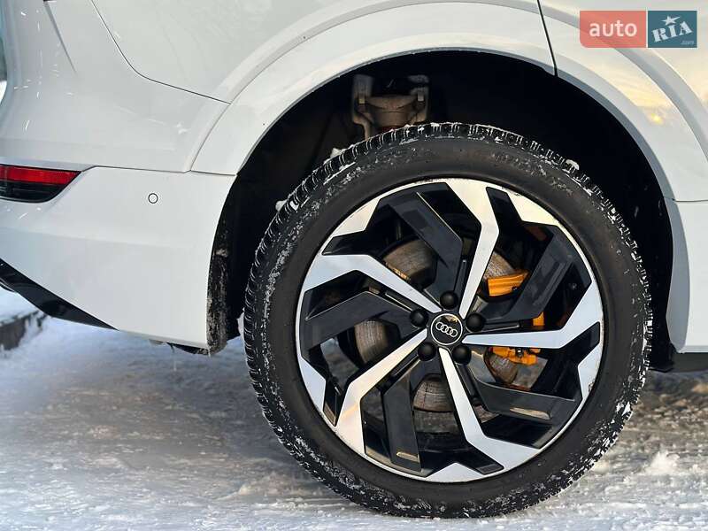 Внедорожник / Кроссовер Audi e-tron 2021 в Львове